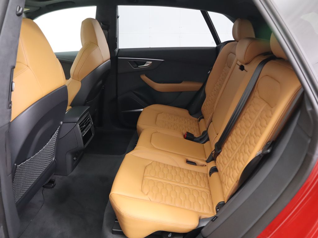 2025 Audi RS Q8 4.0T 23