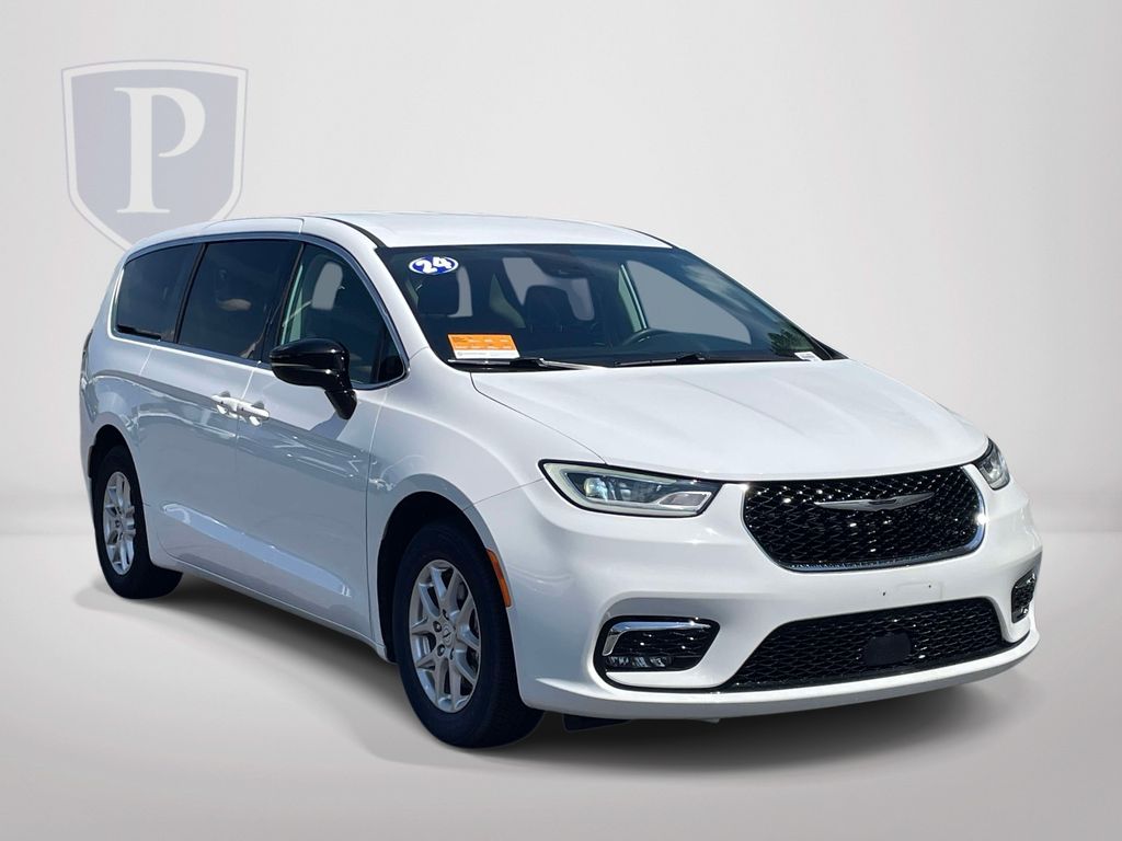 Bright White Clearcoat 2024 Chrysler Pacifica Minivan Front-Wheel Drive 9-Speed Automatic