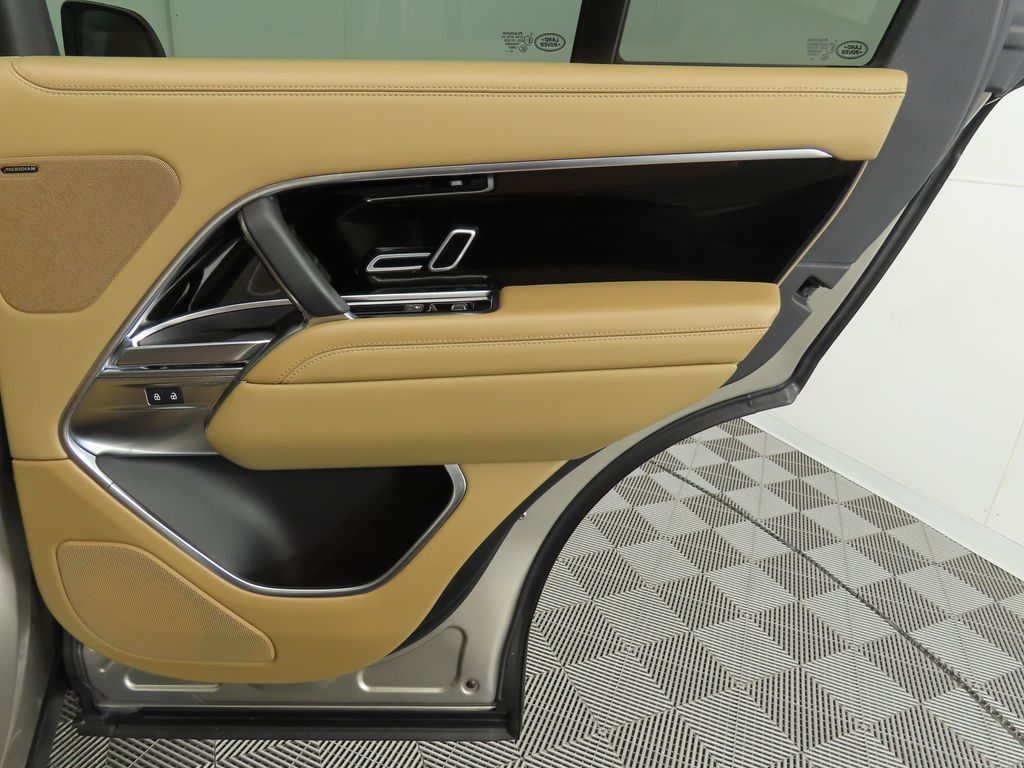 Thumbnail: 2023 Land Rover Range Rover - 27