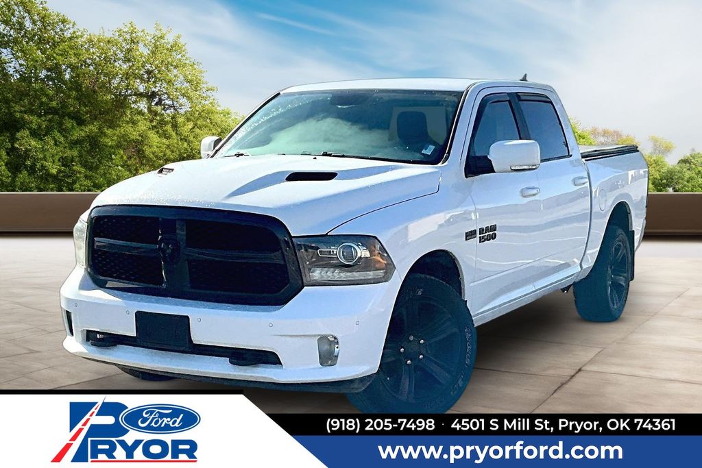 Bright White Clearcoat 2017 RAM 1500 Pickup Truck Four-Wheel Drive 8-Speed Automatic