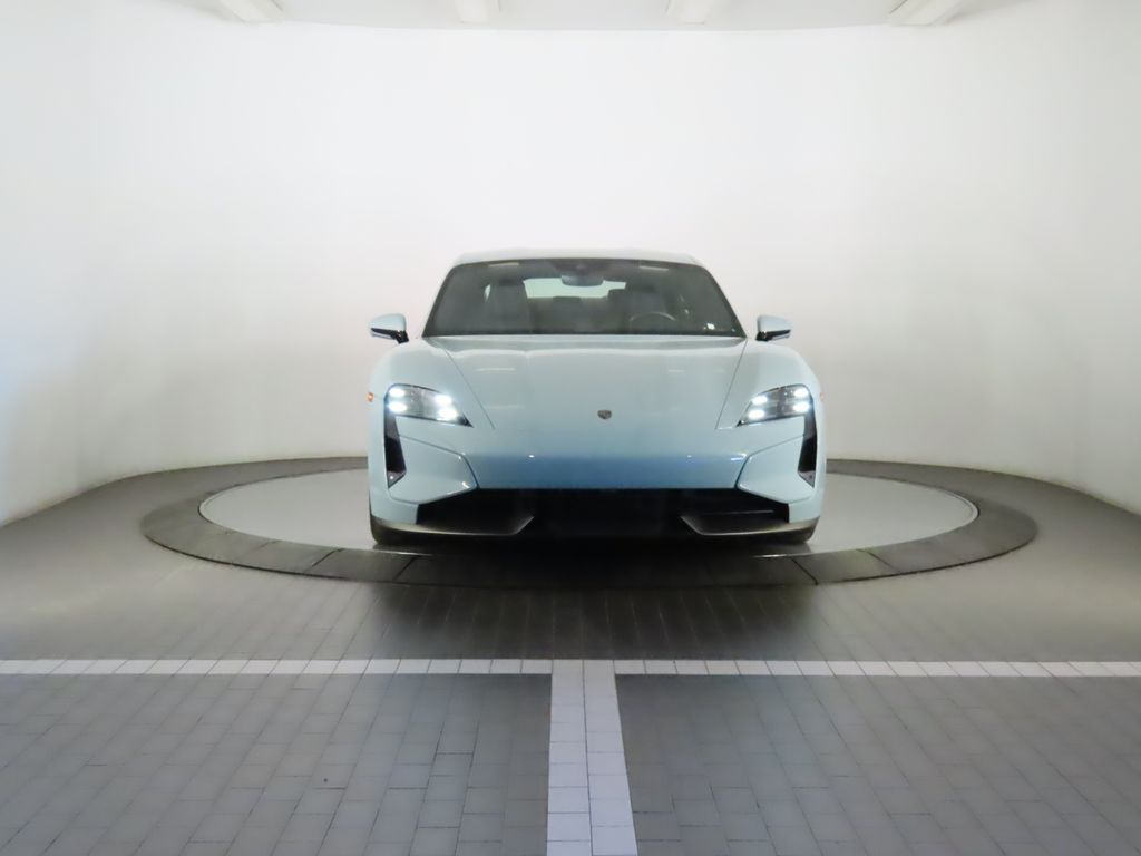 Thumbnail: 2025 Porsche Taycan - 10