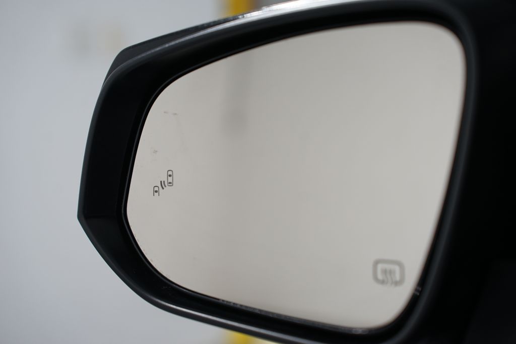 Thumbnail: 2025 Toyota Corolla Cross - 28