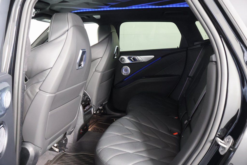 Thumbnail: 2026 BMW XM - 6