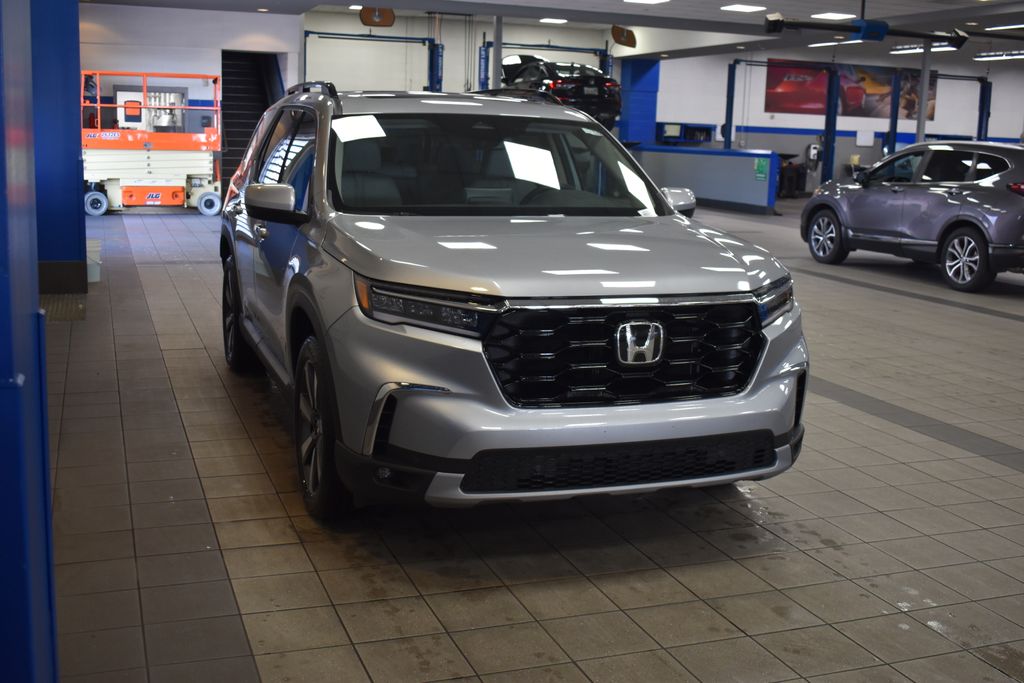 2025 Honda Pilot Touring 3