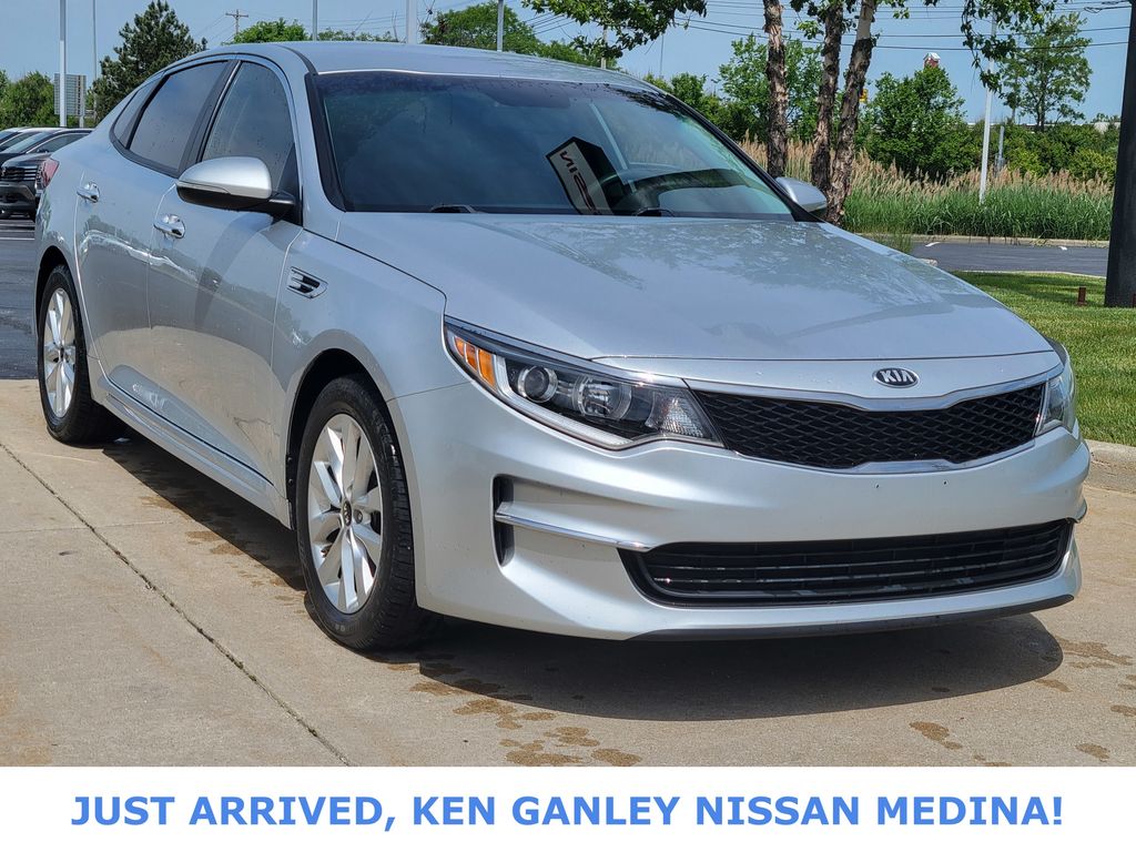 Sparkling Silver 2018 Kia Optima LX Sedan Front-Wheel Drive 6-Speed Automatic