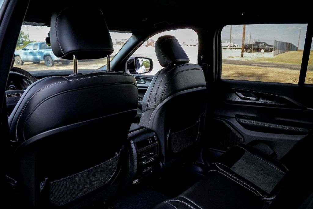 New Car 2025 Jeep Grand Cherokee  Altitude For Sale Under $40,000 In Taylor, Texas