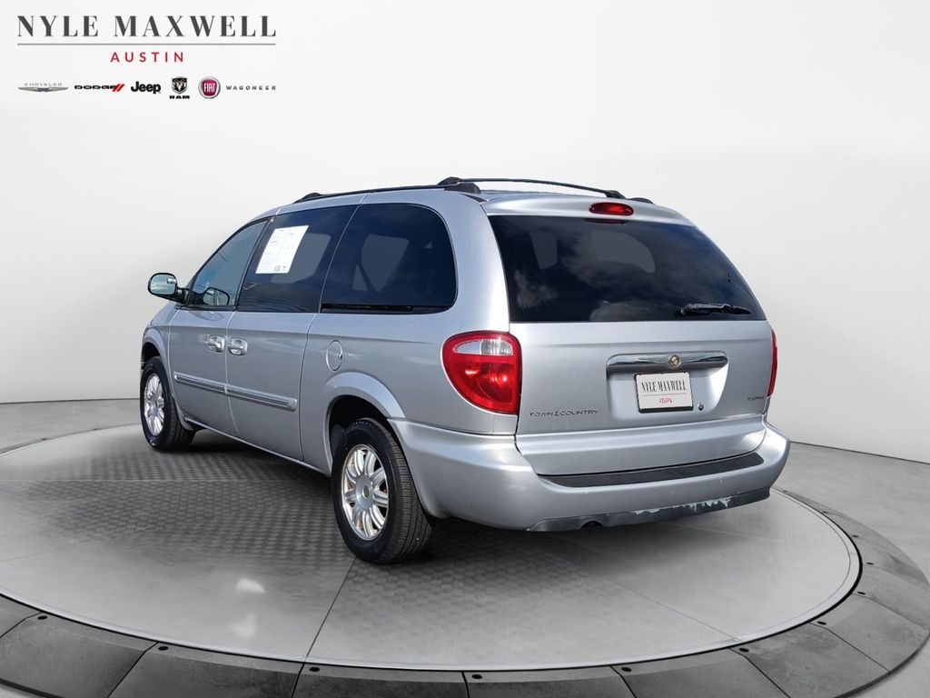 Used Car 2005 Chrysler Town & Country  Touring For Sale Under $10,000 In Austin, Texas