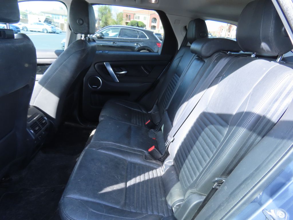 Thumbnail: 2021 Land Rover Discovery Sport - 11