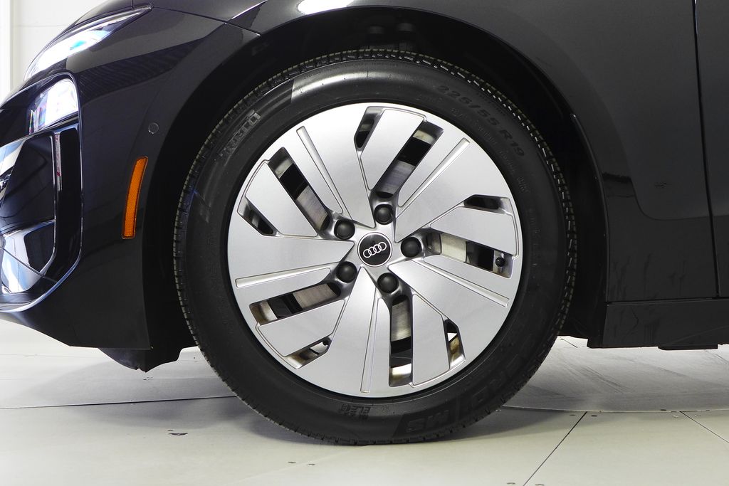 Thumbnail: 2025 Audi e-tron S - 5