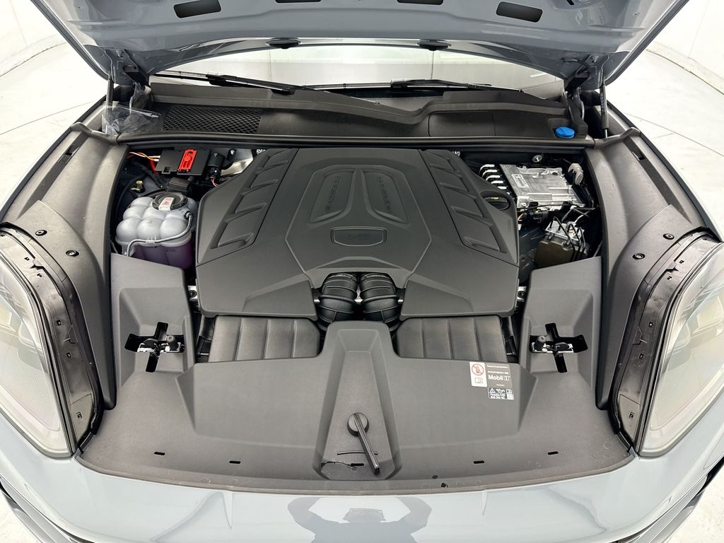 Thumbnail: 2026 Porsche Cayenne - 29