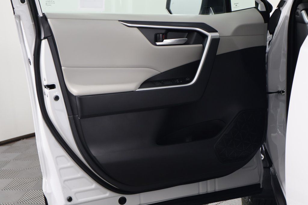 Thumbnail: 2025 Toyota RAV4 - 7