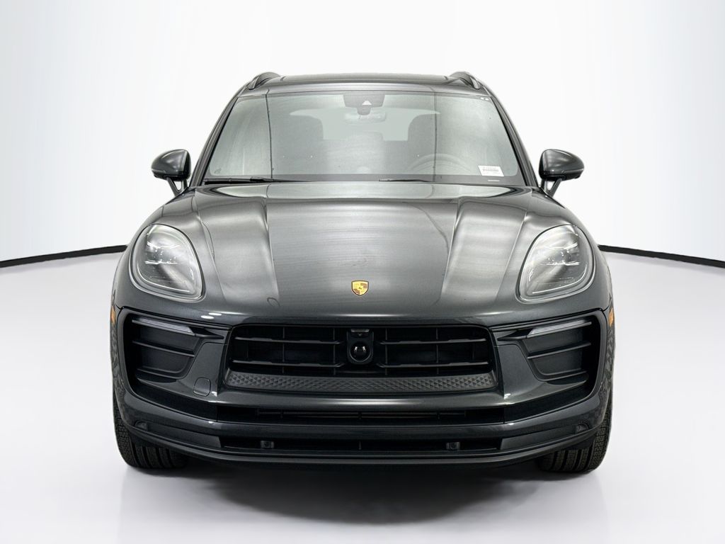 Thumbnail: 2026 Porsche Macan - 10