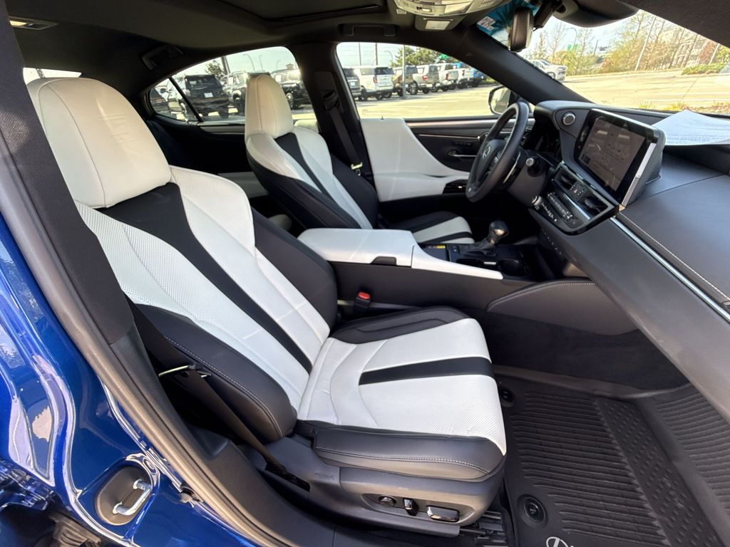 Thumbnail: 2023 Lexus ES - 16