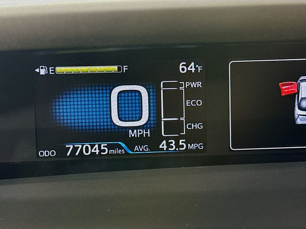 Thumbnail: 2017 Toyota Prius - 12