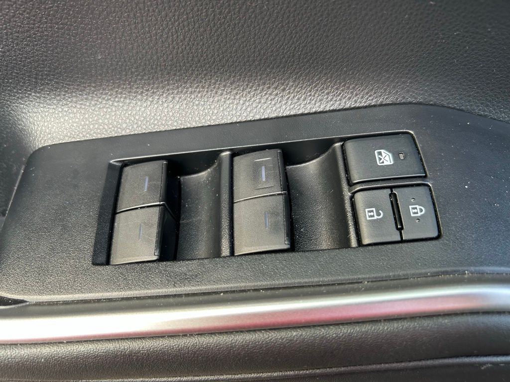 Thumbnail: 2022 Toyota Highlander - 18