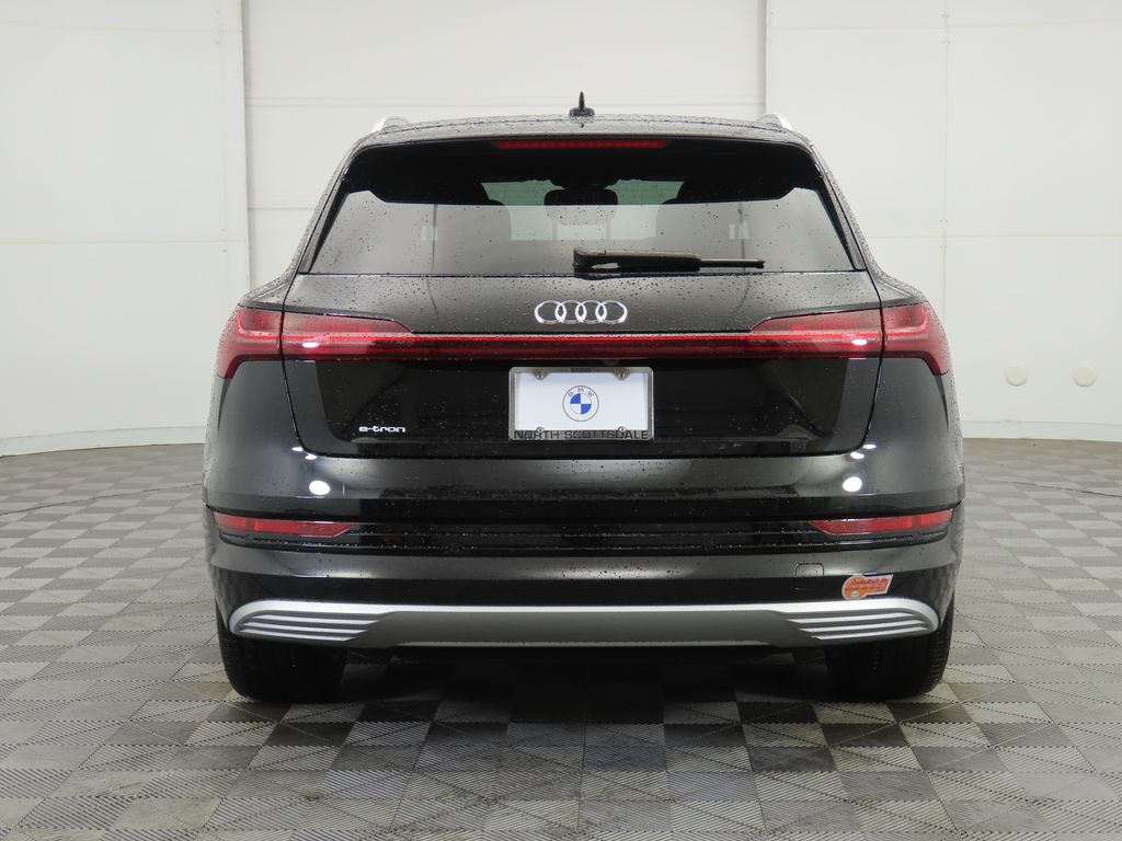 Thumbnail: 2019 Audi e-tron - 6
