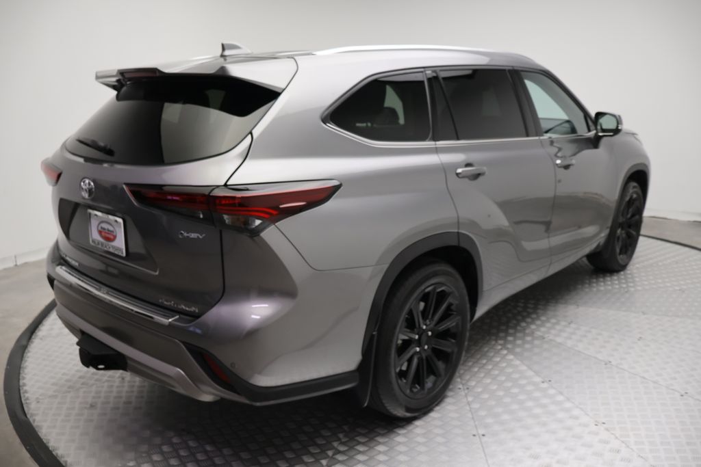 Thumbnail: 2025 Toyota Highlander - 8