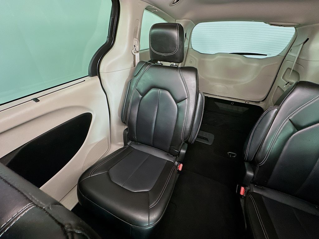 ChryslerPacifica12