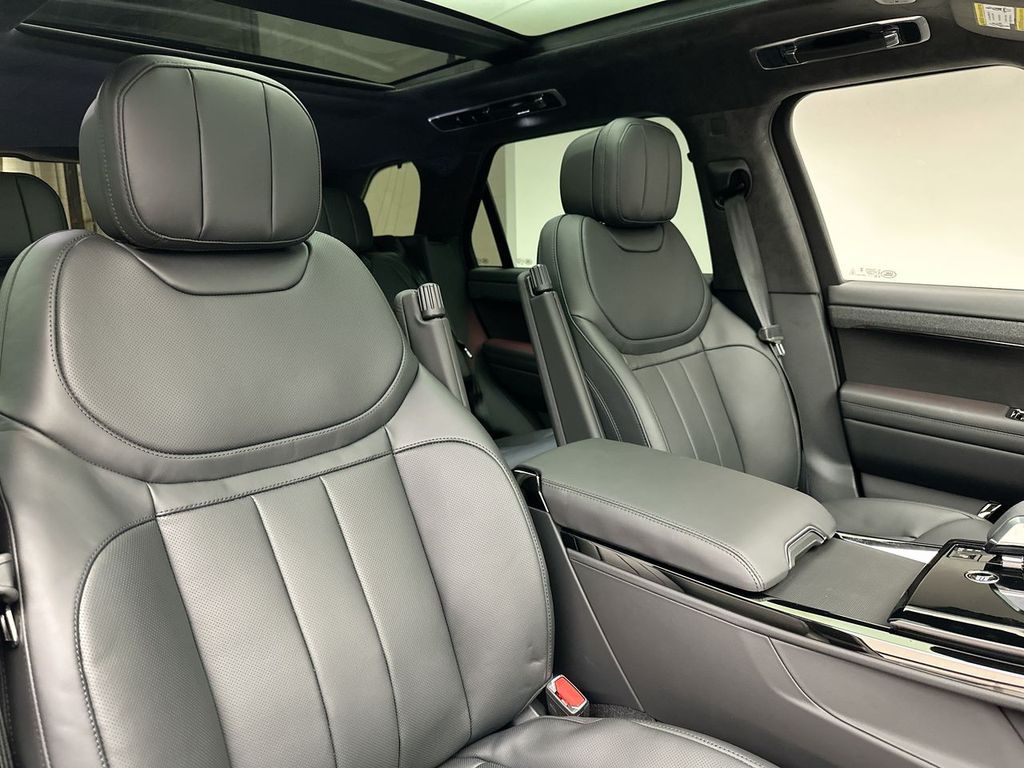 Thumbnail: 2024 Land Rover Range Rover Sport - 11