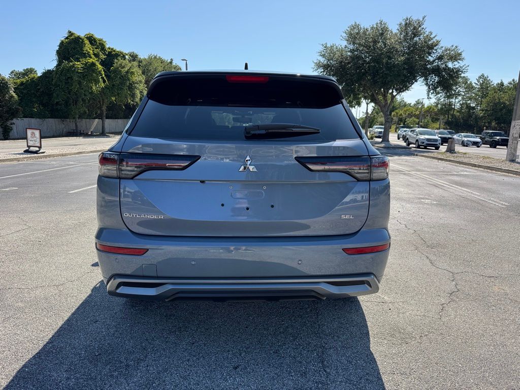 2025 Mitsubishi Outlander SEL photo 6