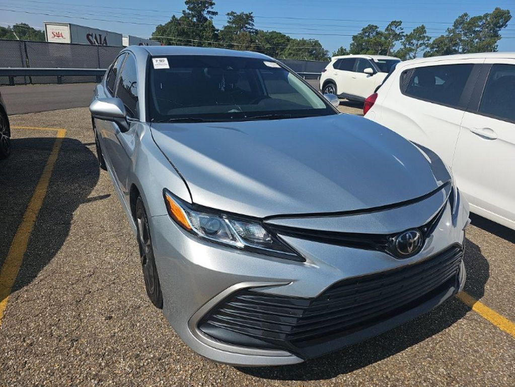 Used 2023 Silver Toyota LE image 3