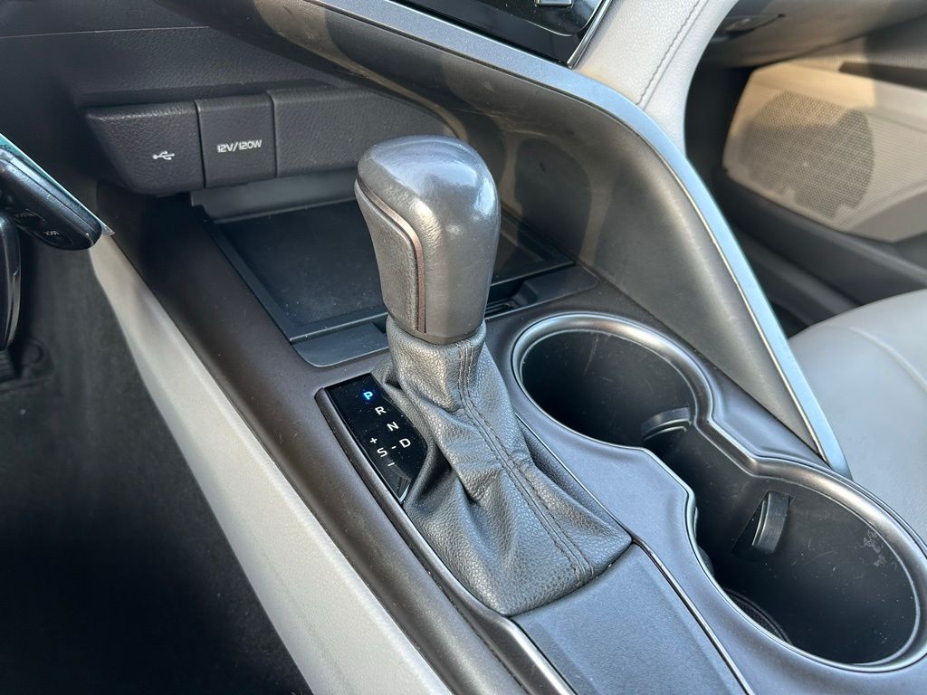 2021 Toyota Camry SE 27