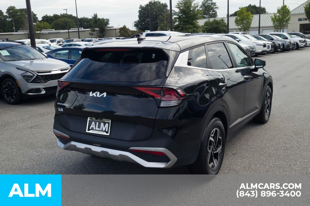 2024 Kia Sportage LX photo 3