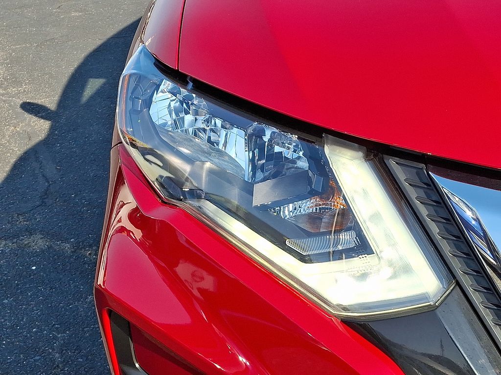 Thumbnail: 2017 Nissan Rogue - 9