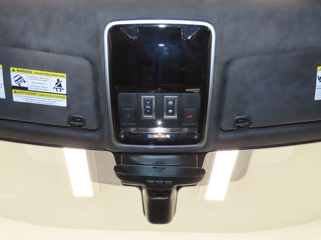 Thumbnail: 2019 Land Rover Range Rover - 28