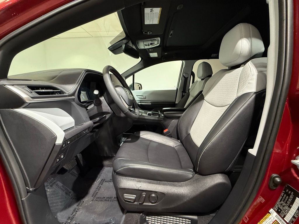 Thumbnail: 2025 Toyota Sienna - 13