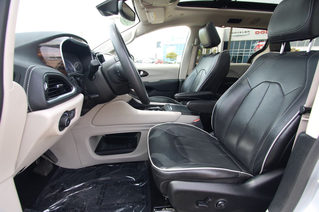 Used 2023 Chrysler Pacifica Hybrid Van