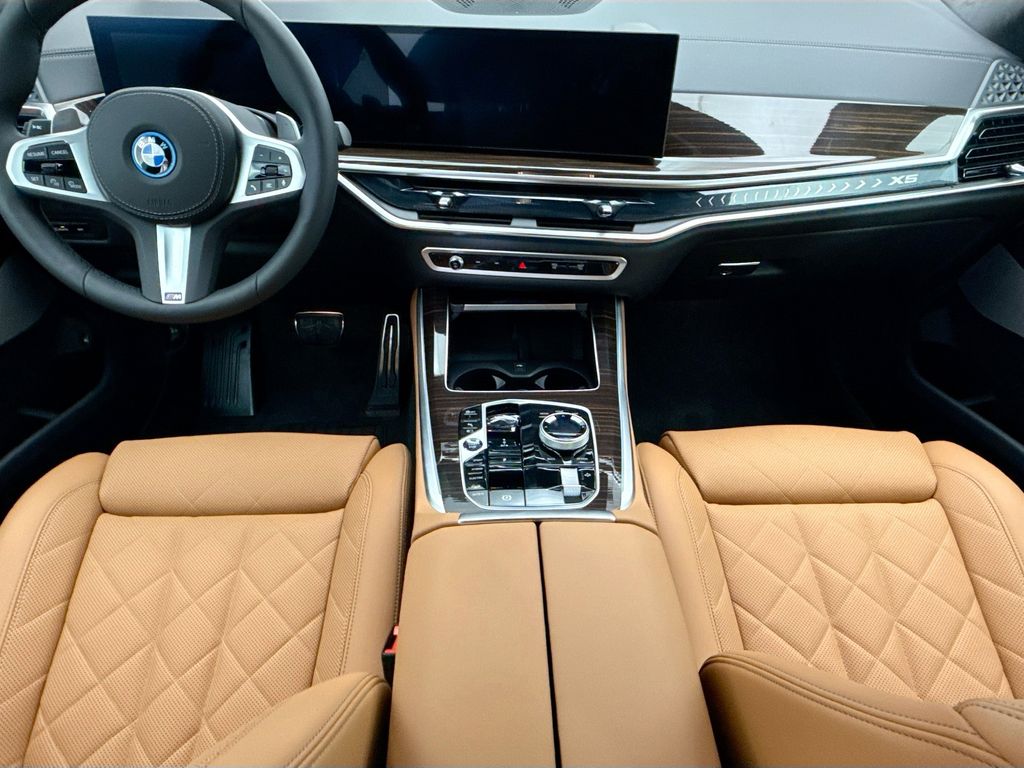 Thumbnail: 2026 BMW X5 - 13