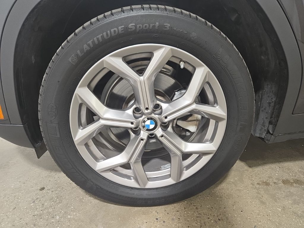 Used 2023 Gray BMW xDrive30i image 26