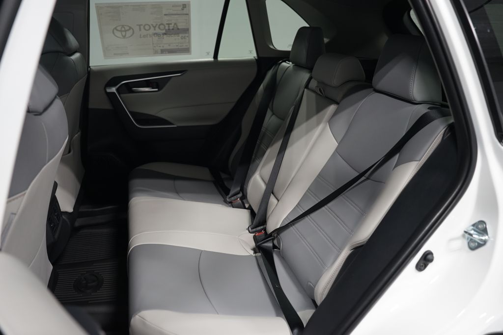 Thumbnail: 2025 Toyota RAV4 - 29