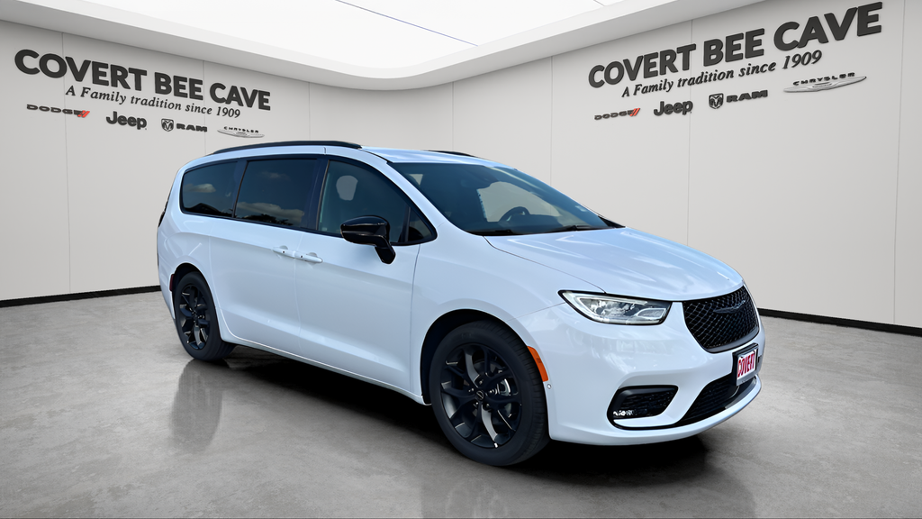 New 2026 Chrysler Pacifica Select 4D Passenger Van in Austin