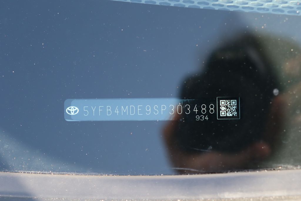 Thumbnail: 2025 Toyota Corolla - 7