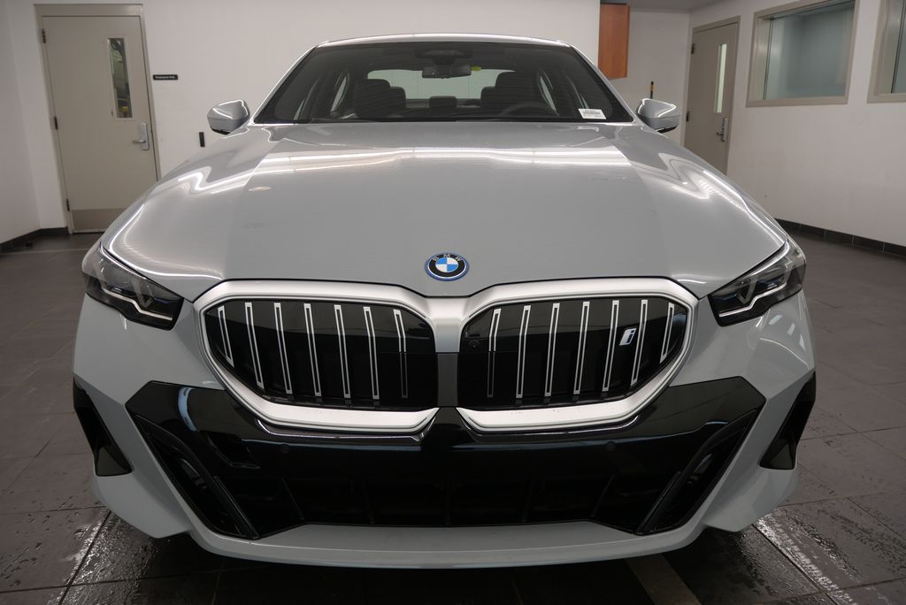 2025 BMW i5 xDrive40 9