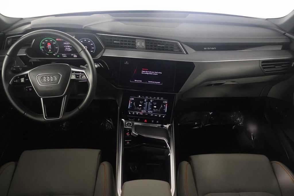 Thumbnail: 2024 Audi Q8 e-tron - 8