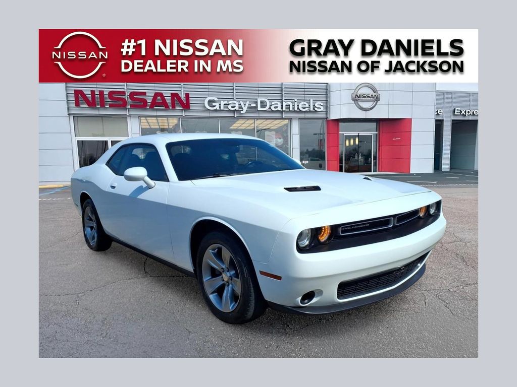 2019 Dodge Challenger SXT Auto's photo