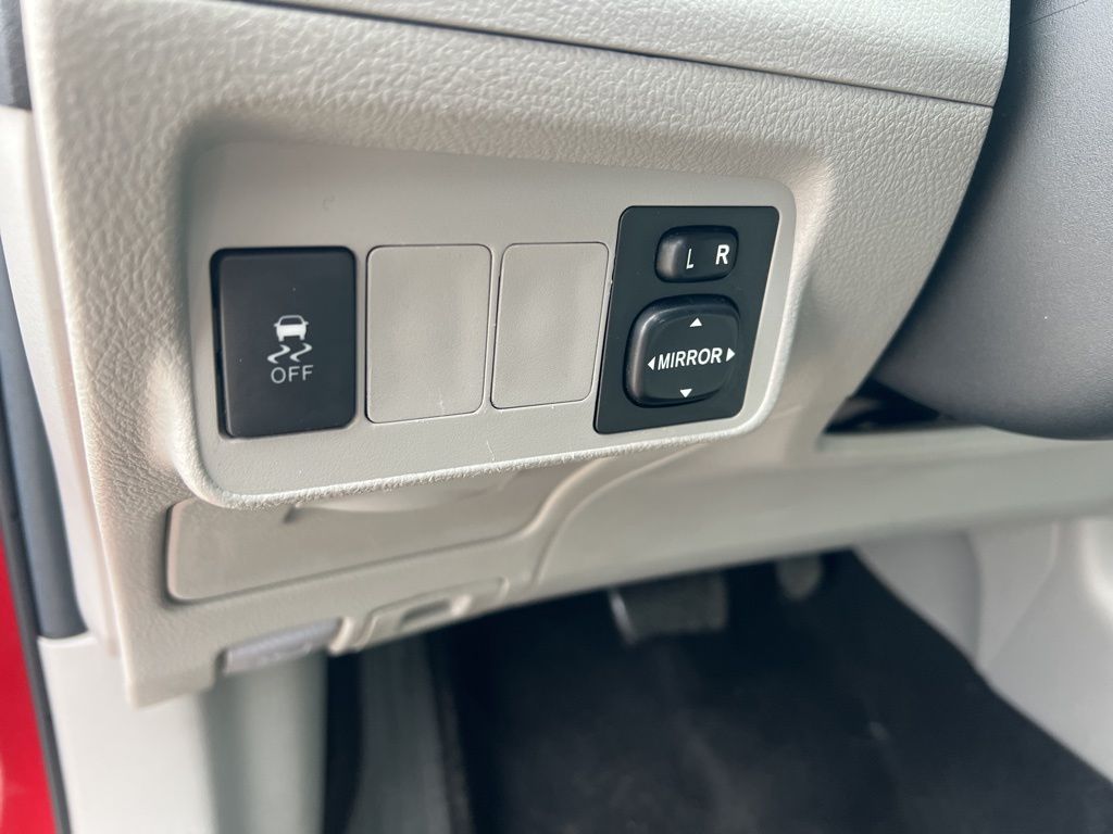 2013 Toyota Corolla L photo