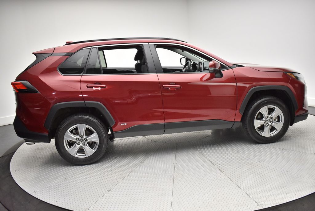 View vehicle photo 4