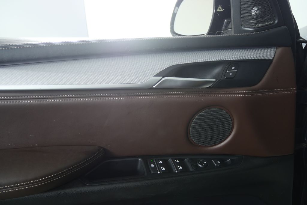 Thumbnail: 2014 BMW X5 - 8