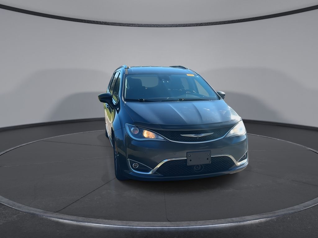 Thumbnail: 2019 Chrysler Pacifica - 3
