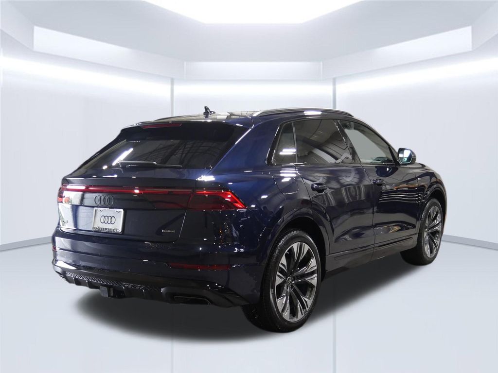 Thumbnail: 2026 Audi Q8 - 5