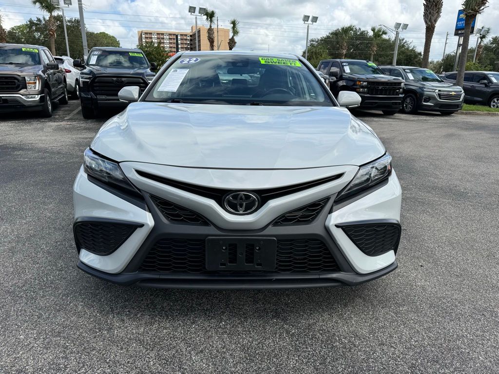 2022 Toyota Camry SE 3