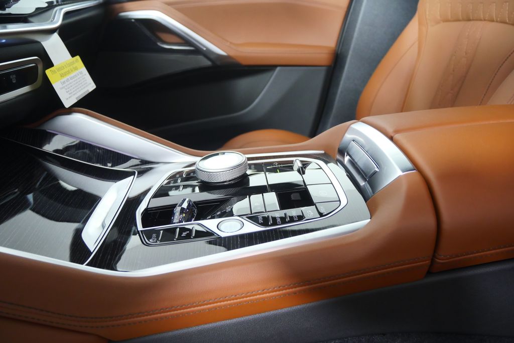 Thumbnail: 2027 BMW X6 - 21