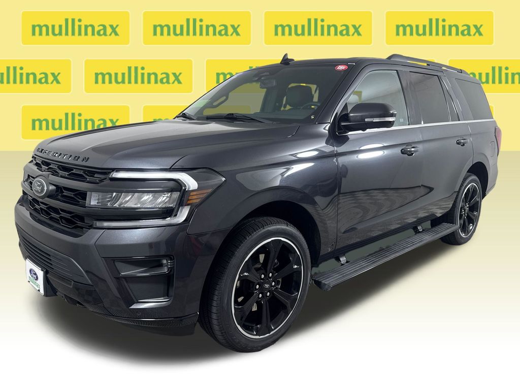 Certified Used 2022  Ford Limited image 16