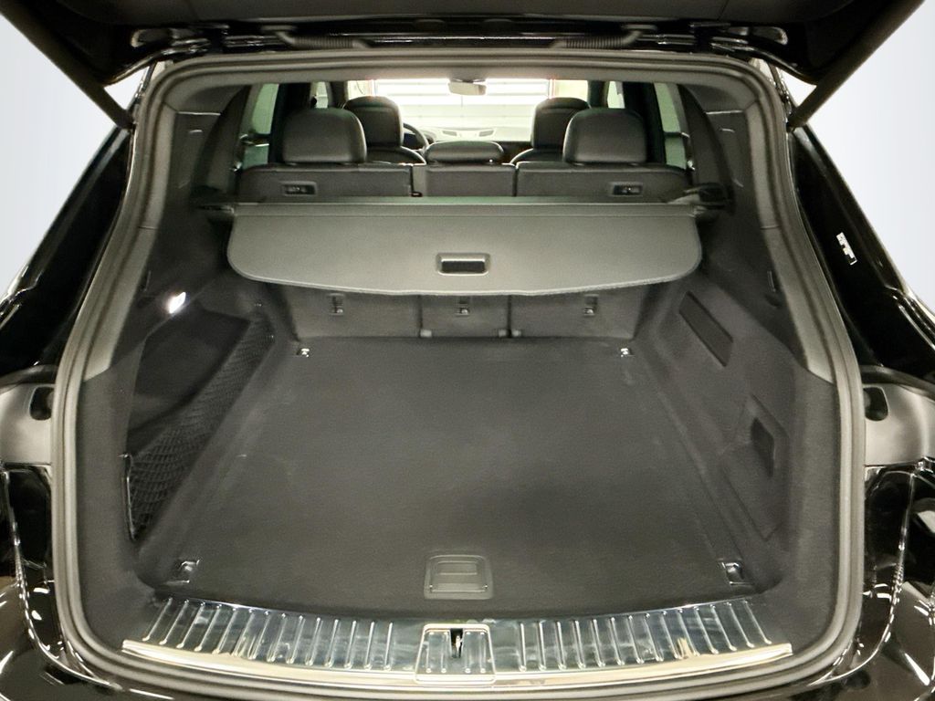 Thumbnail: 2026 Porsche Cayenne - 28