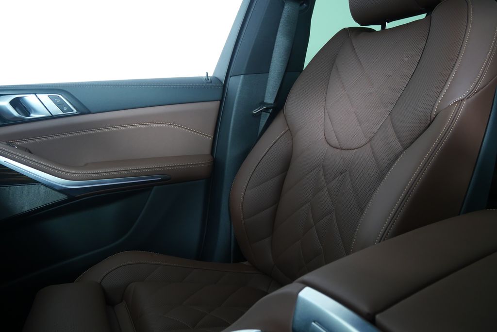 Thumbnail: 2025 BMW X5 - 26