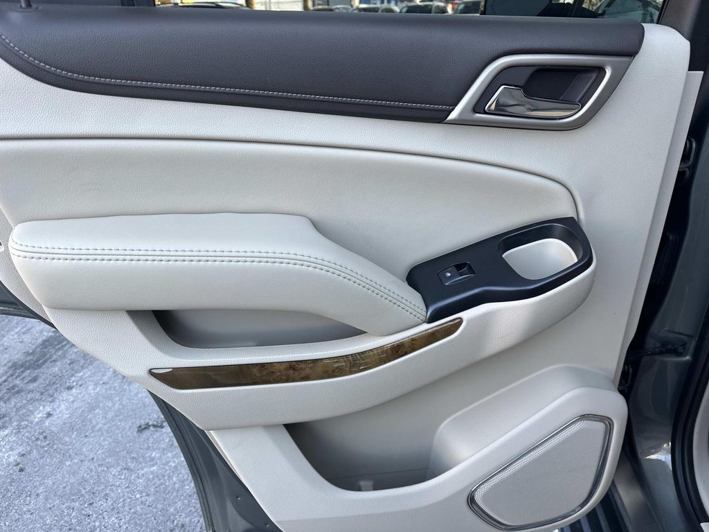 Thumbnail: 2017 GMC Yukon - 29